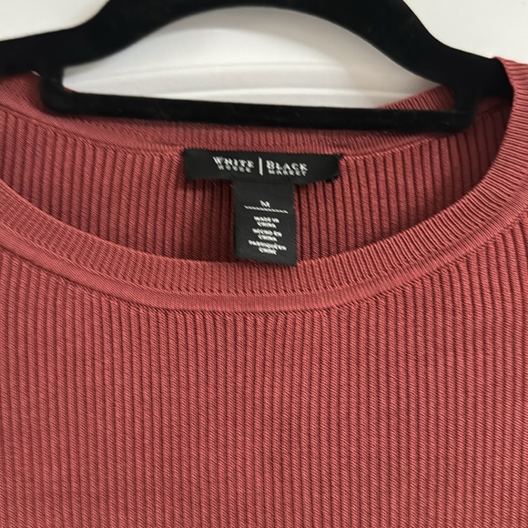 Like new lightweight sweater. - Picture 2 of 7